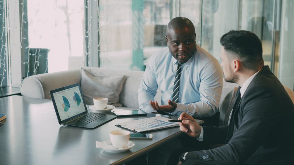 n8n ile B2B CRM'de Riskli Müşteri Tespiti Otomasyonu