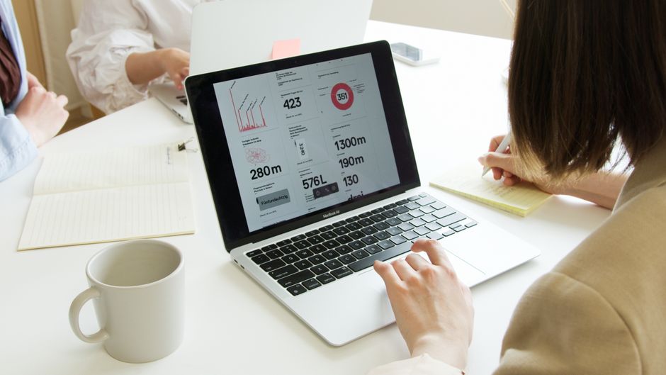 N8N ile Otomatik LinkedIn Outbound: 100 Yeni Lead ve 15 Toplantı Vaka Analizi